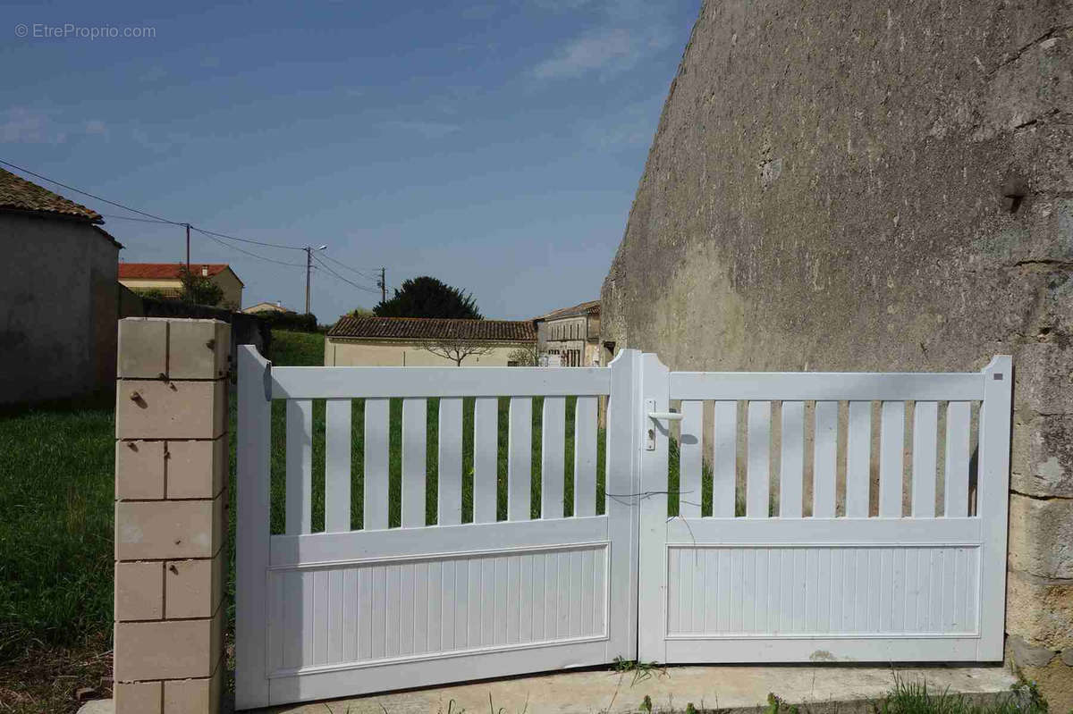 Maison à SAINT-CIERS-SUR-GIRONDE