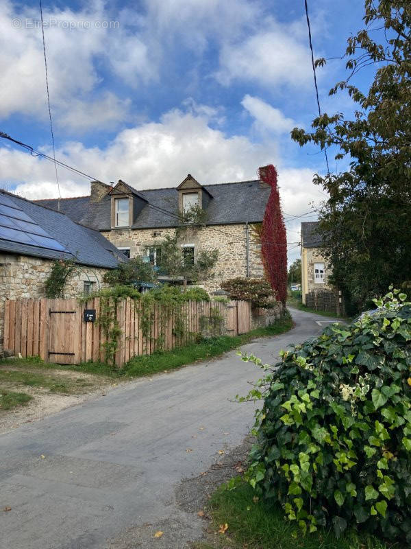 Maison à PLOUER-SUR-RANCE