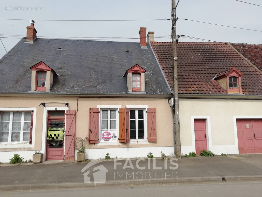 Maison à OUROUER-LES-BOURDELINS