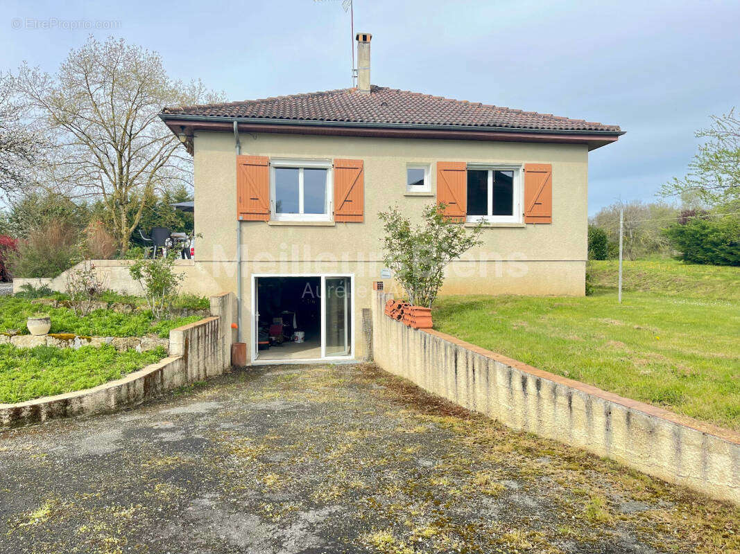 Maison à SEISSAN