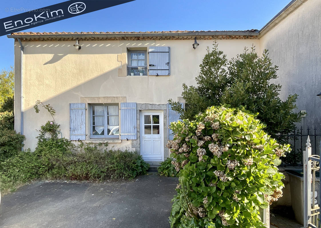 Maison à LE POIRE-SUR-VIE