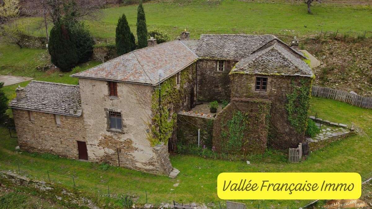 Maison à SAINT-GERMAIN-DE-CALBERTE