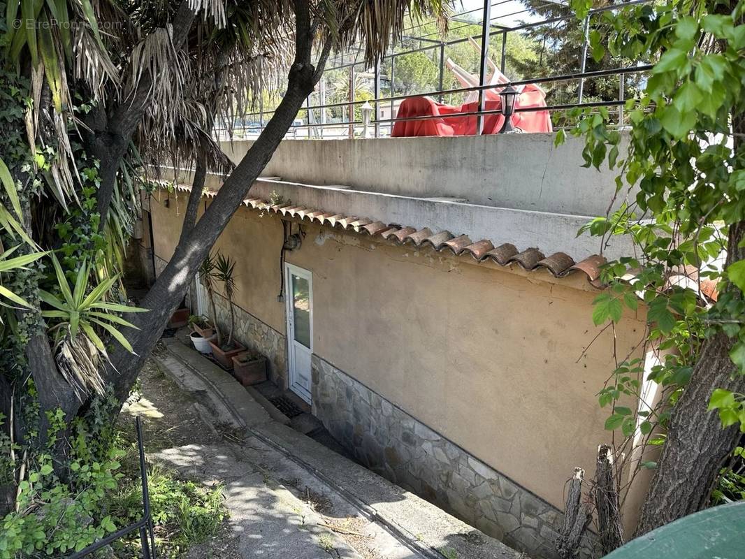 Maison à CHATEAUNEUF-GRASSE