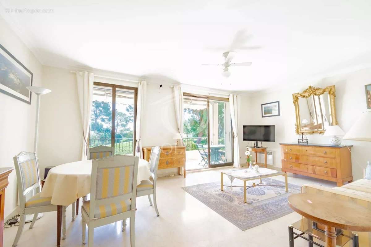 Appartement à VILLENEUVE-LOUBET