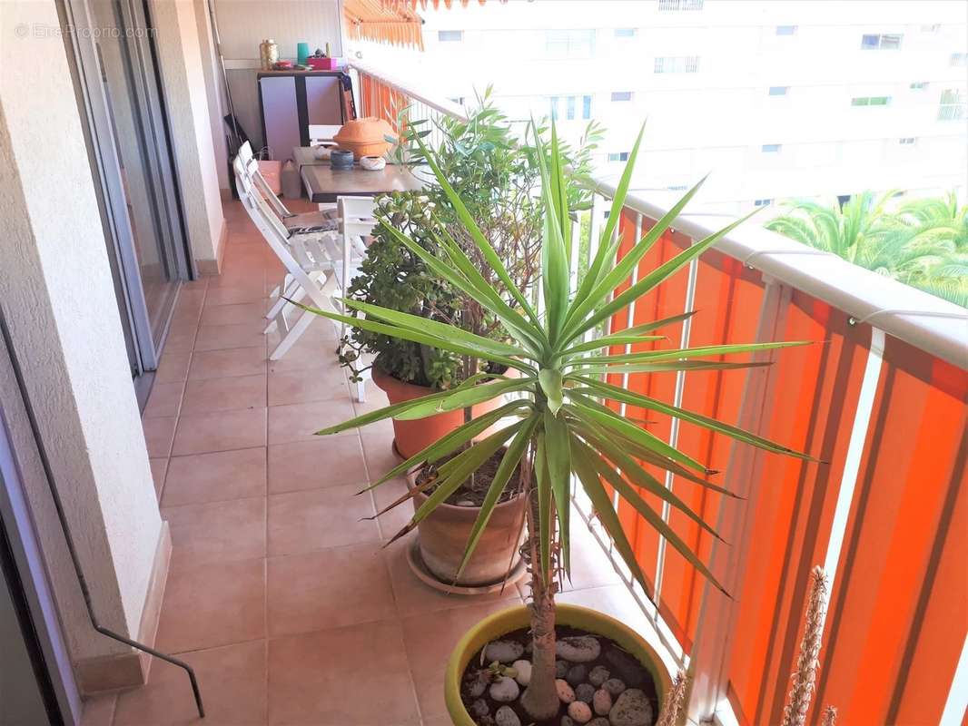 Appartement à VALLAURIS