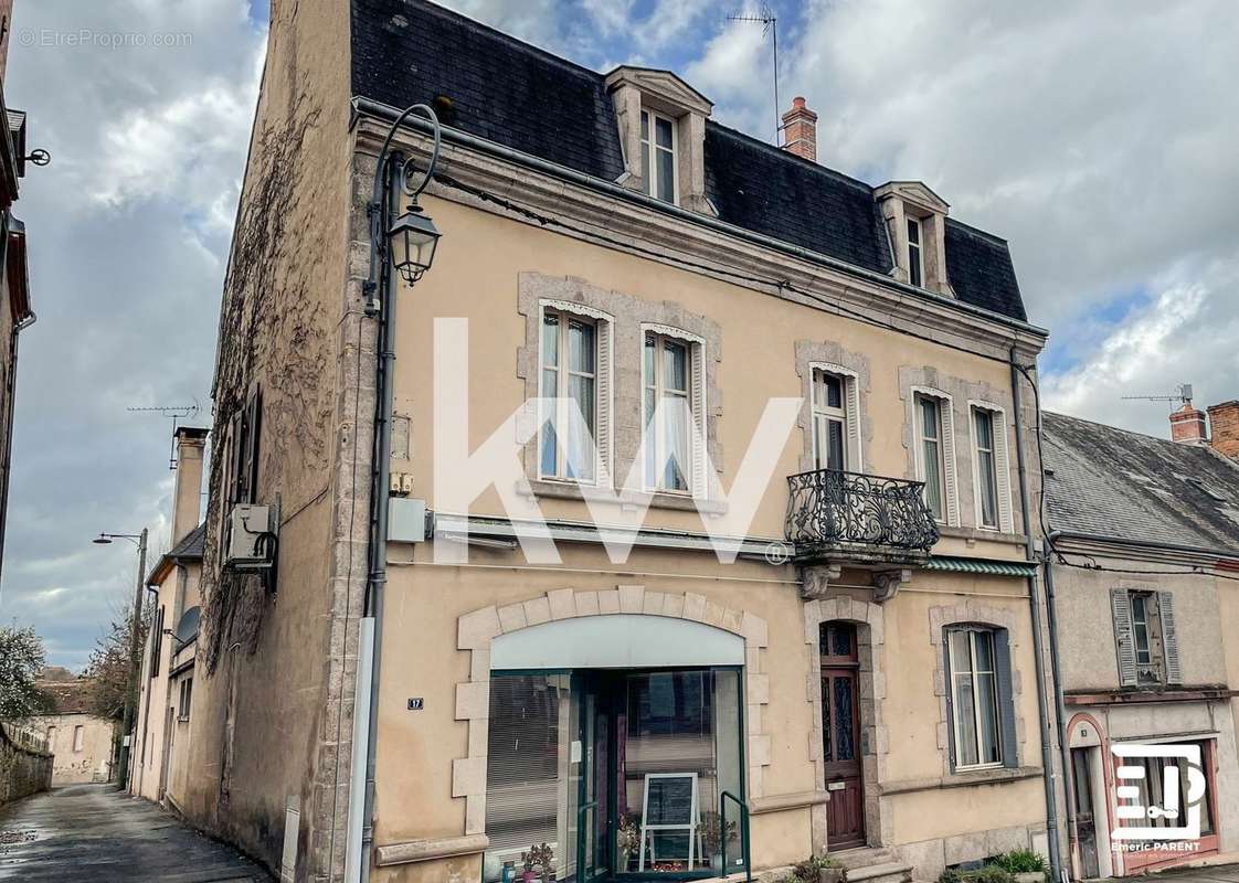 Maison à BOUSSAC