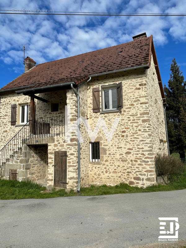 Maison à MAILHAC-SUR-BENAIZE