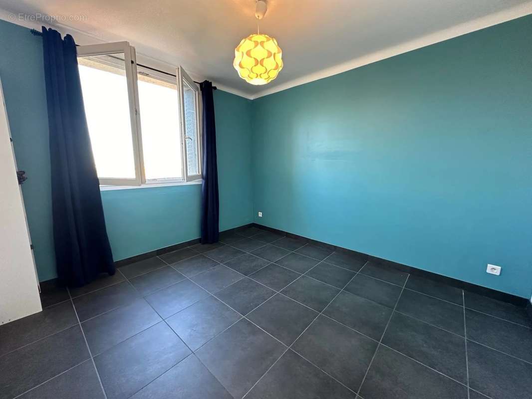 Appartement à MARSEILLE-9E