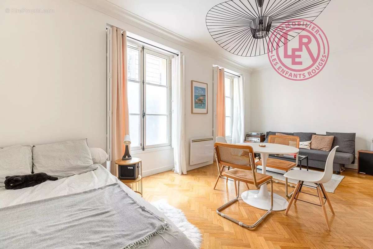 Appartement à PARIS-3E