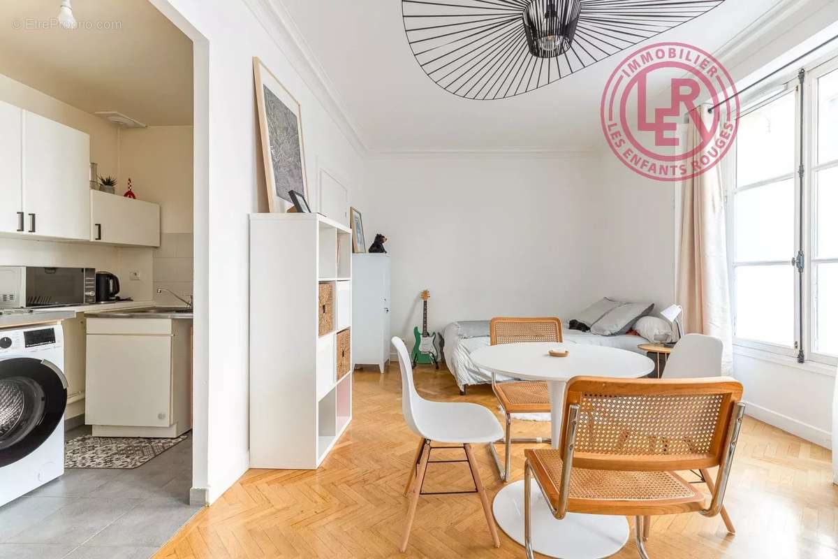 Appartement à PARIS-3E