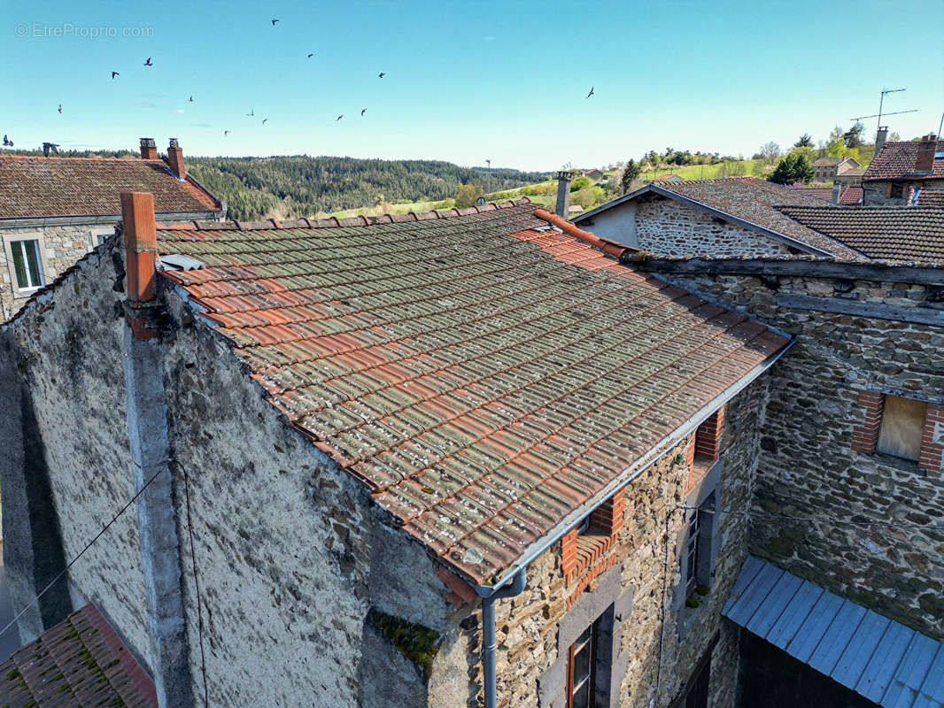 Maison à CHAMPAGNAC-LE-VIEUX