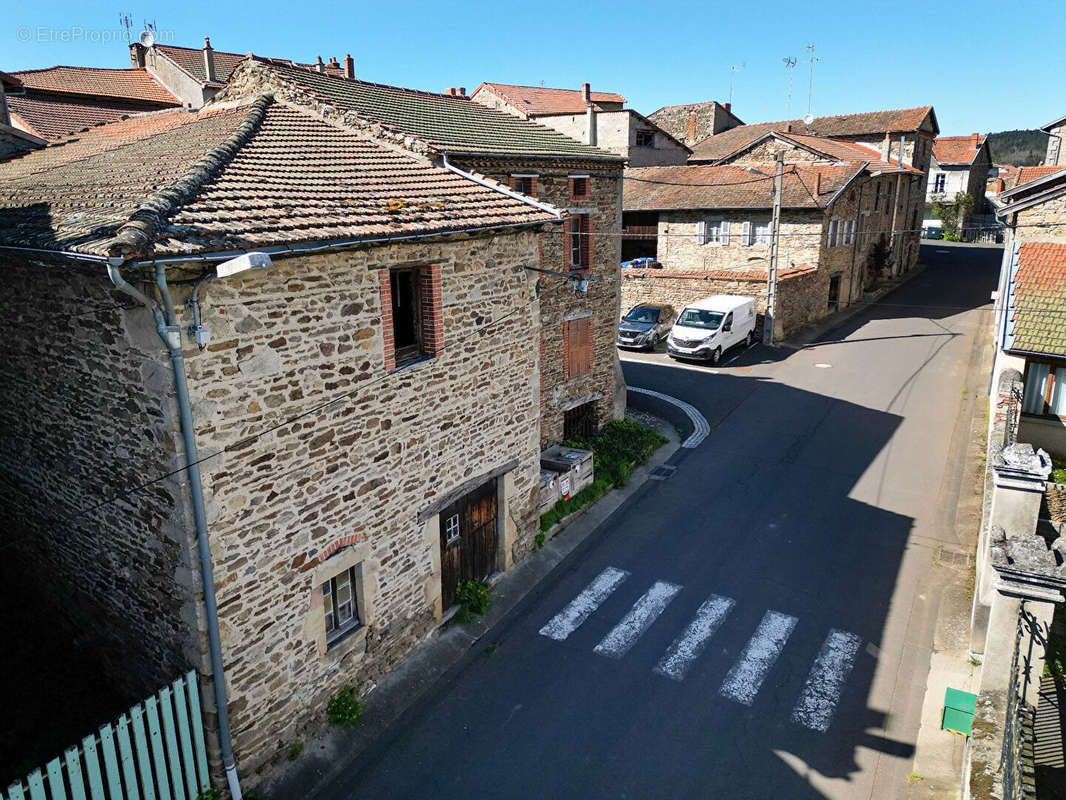 Maison à CHAMPAGNAC-LE-VIEUX