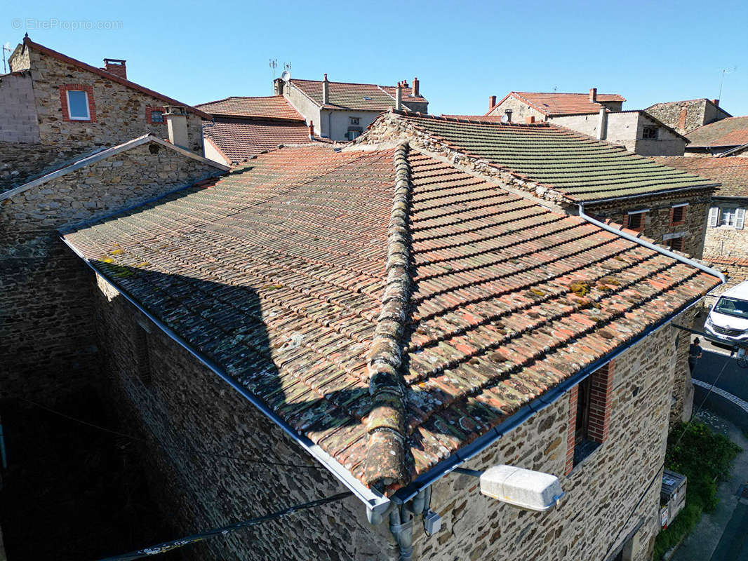 Maison à CHAMPAGNAC-LE-VIEUX