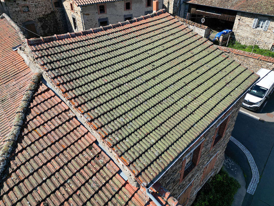 Maison à CHAMPAGNAC-LE-VIEUX