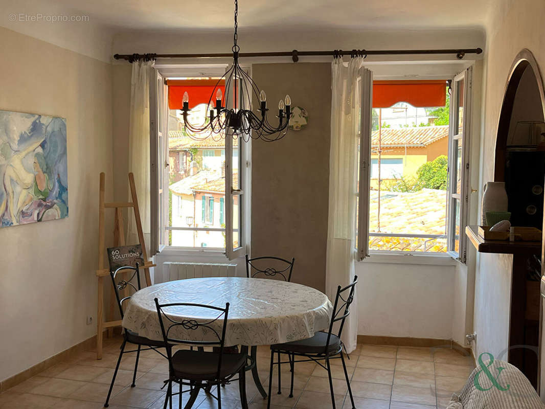 Appartement à BORMES-LES-MIMOSAS