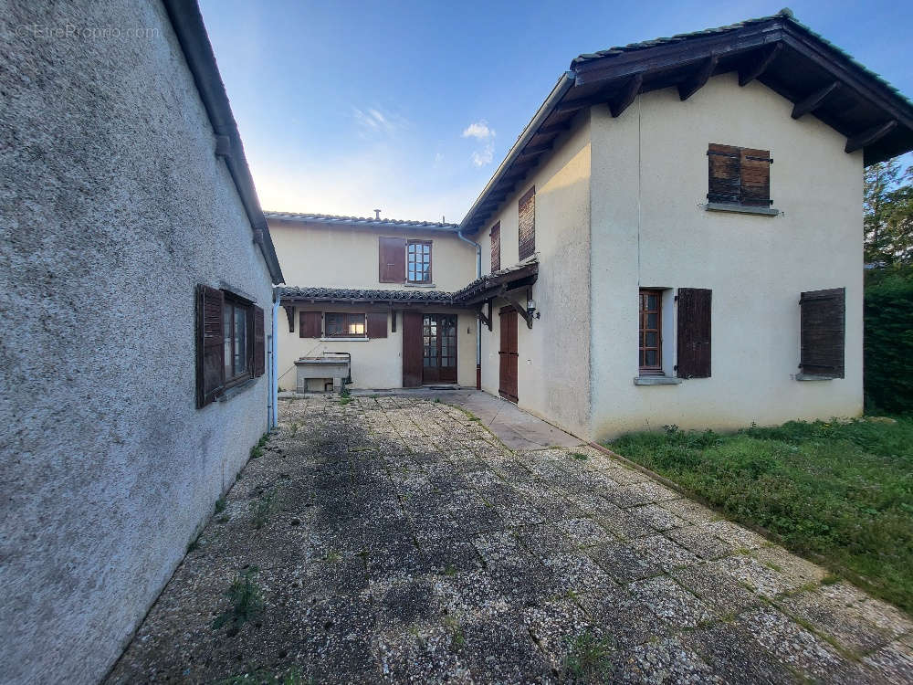 Maison à CRECHES-SUR-SAONE