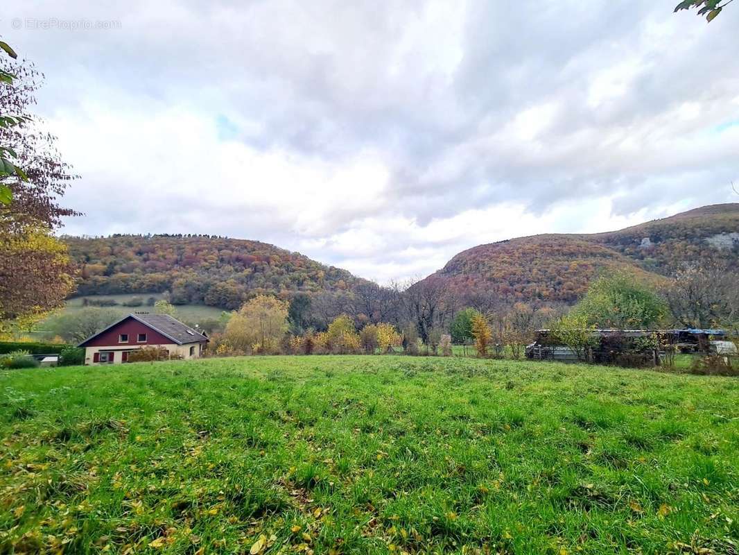 Terrain à NANS-SOUS-SAINTE-ANNE