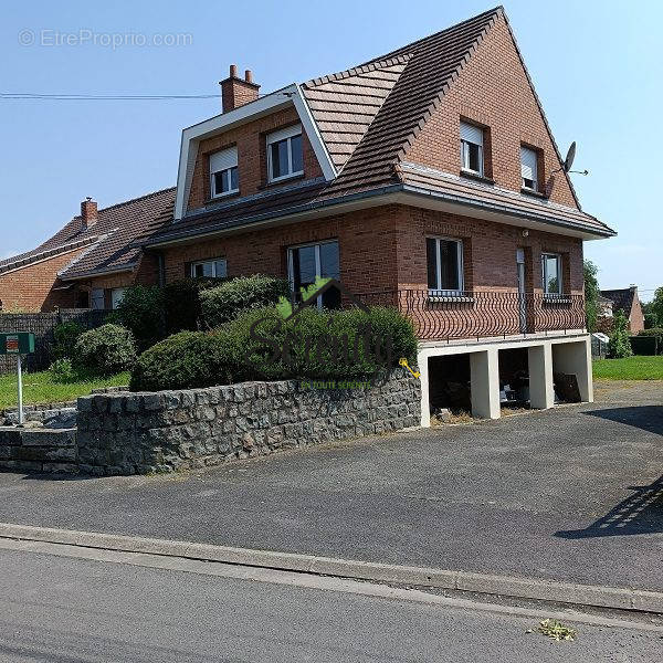 Maison à LA NEUVILLE