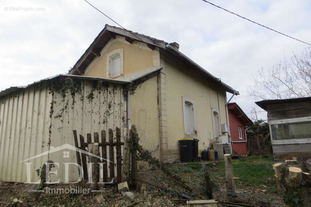 Maison à VIRAZEIL