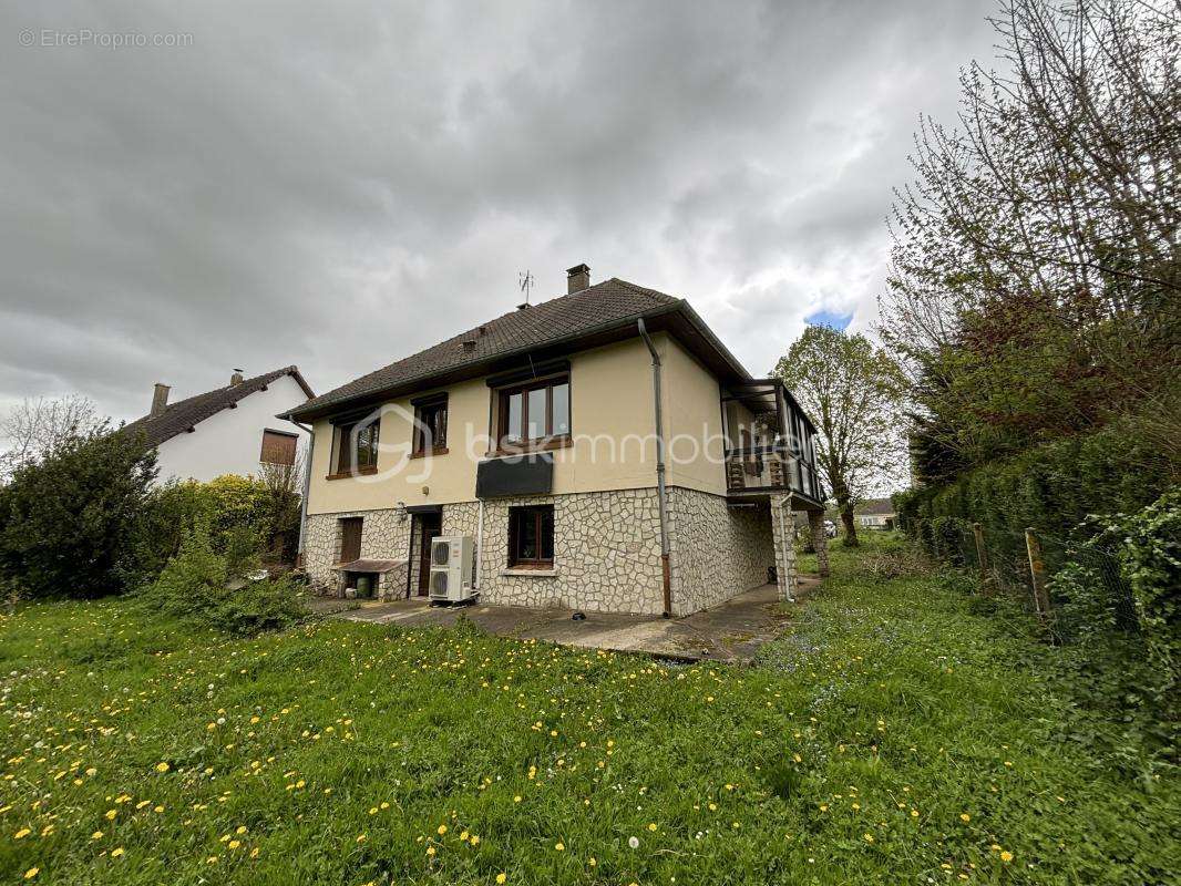 Maison à SAINT-QUENTIN-LA-MOTTE-CROIX-AU-BAILLY