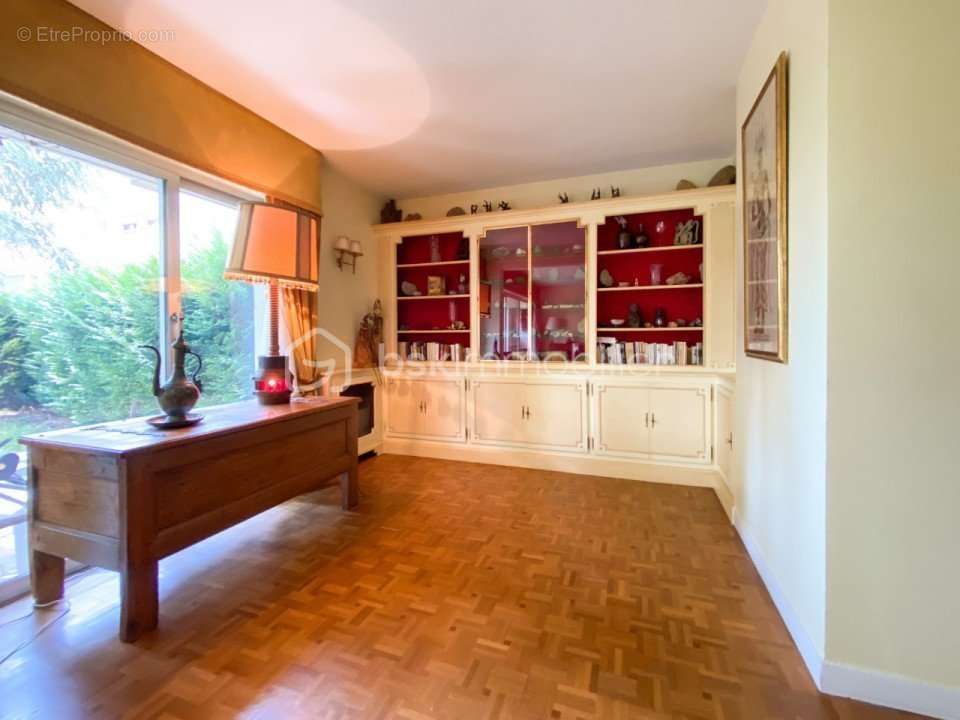 Appartement à LE PLESSIS-ROBINSON