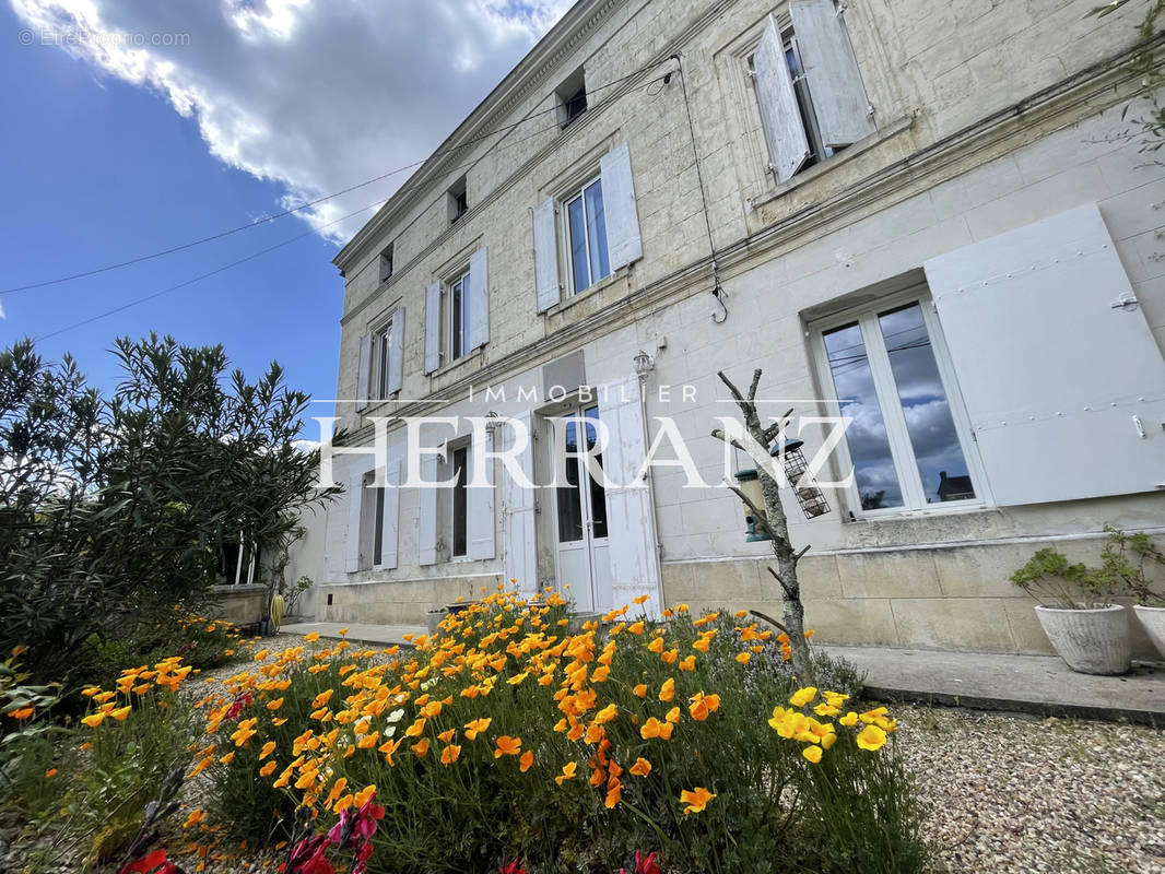 Maison à POMEROL