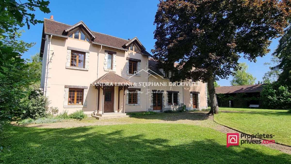 Maison à JOUY