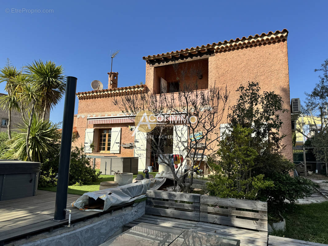 Maison à SIX-FOURS-LES-PLAGES