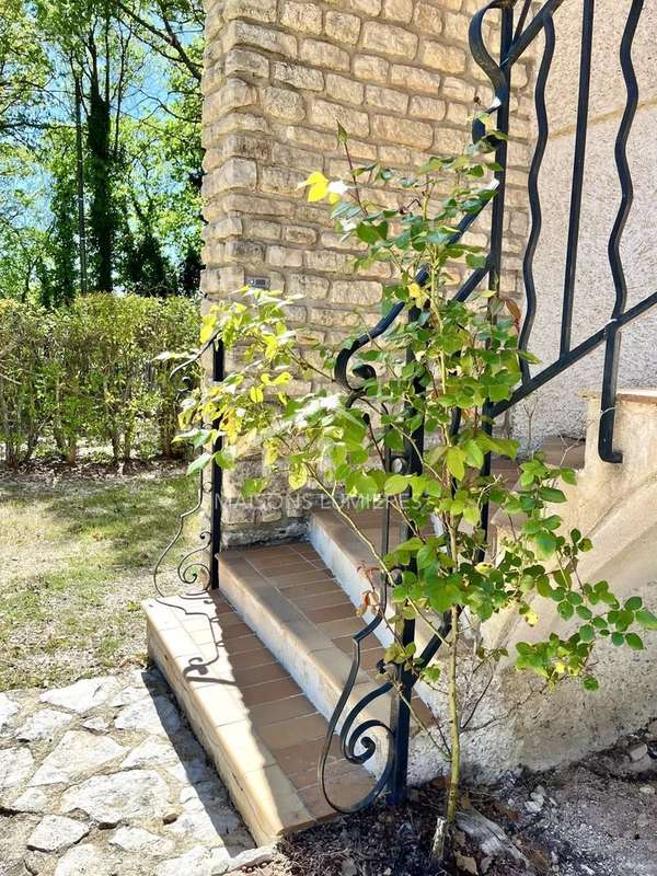 Maison à SAINT-SATURNIN-LES-APT