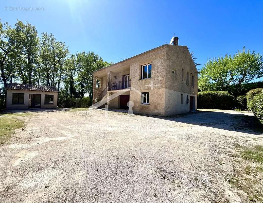 Maison à SAINT-SATURNIN-LES-APT