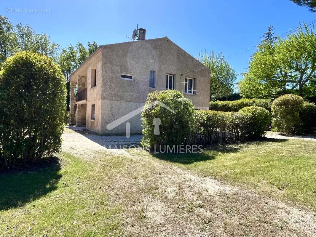 Maison à SAINT-SATURNIN-LES-APT