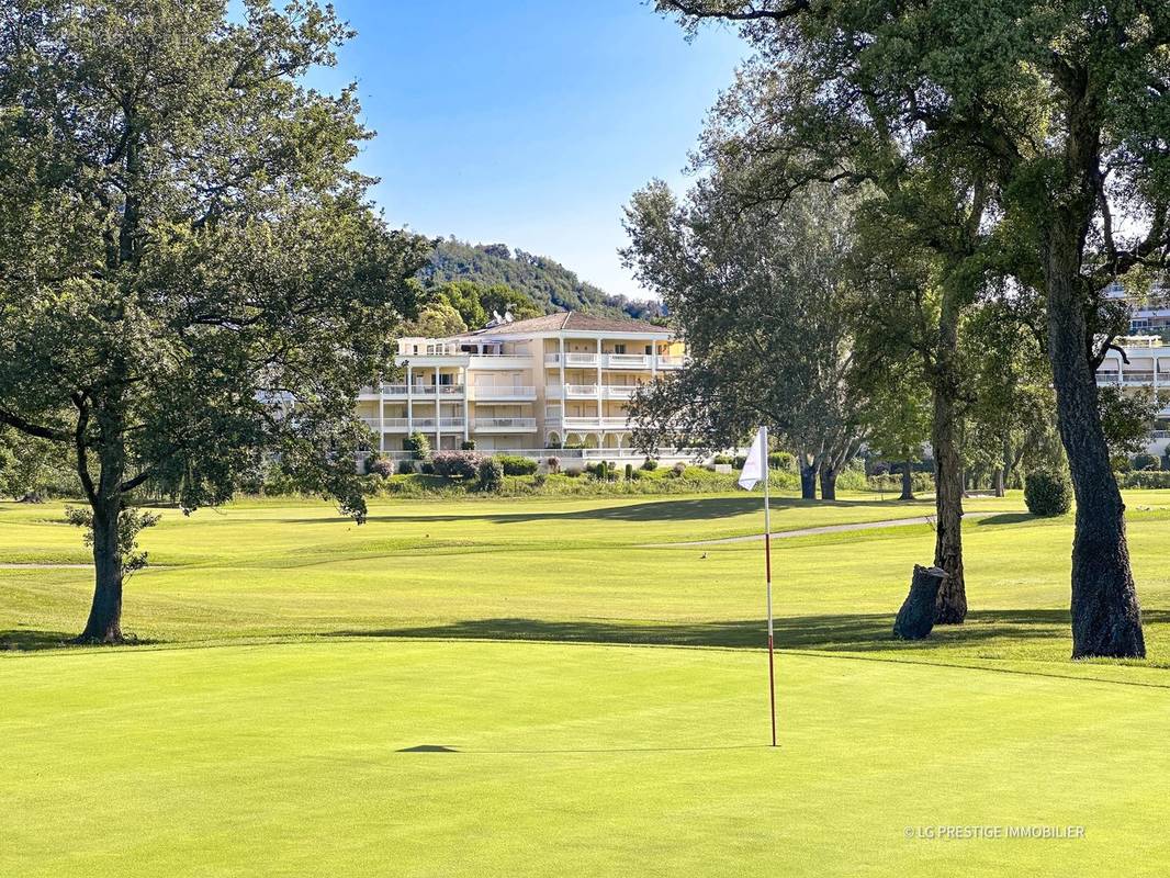 Appartement à MANDELIEU-LA-NAPOULE