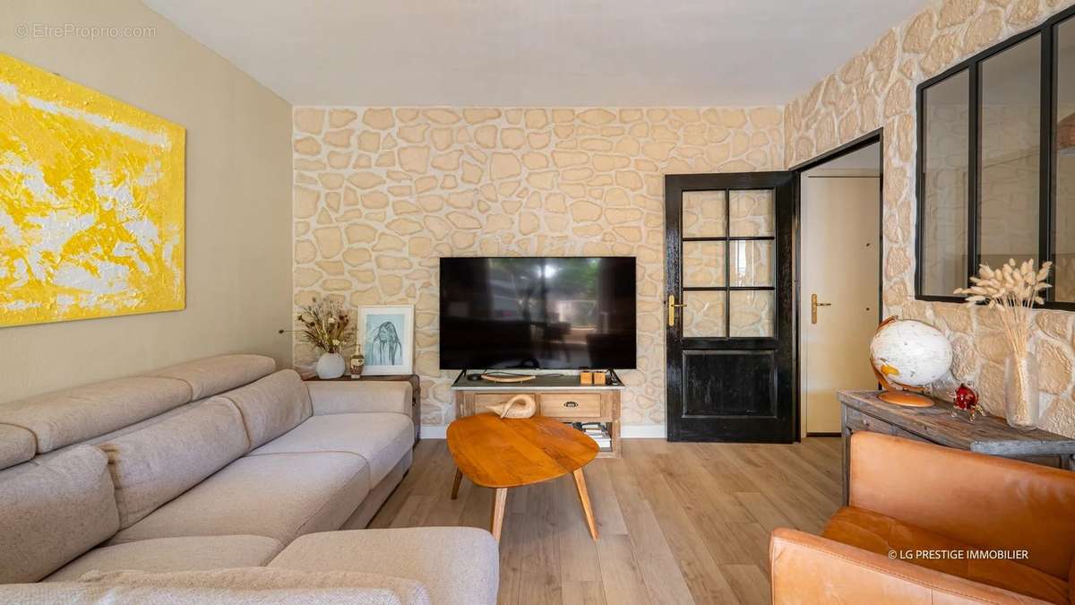 Appartement à MANDELIEU-LA-NAPOULE