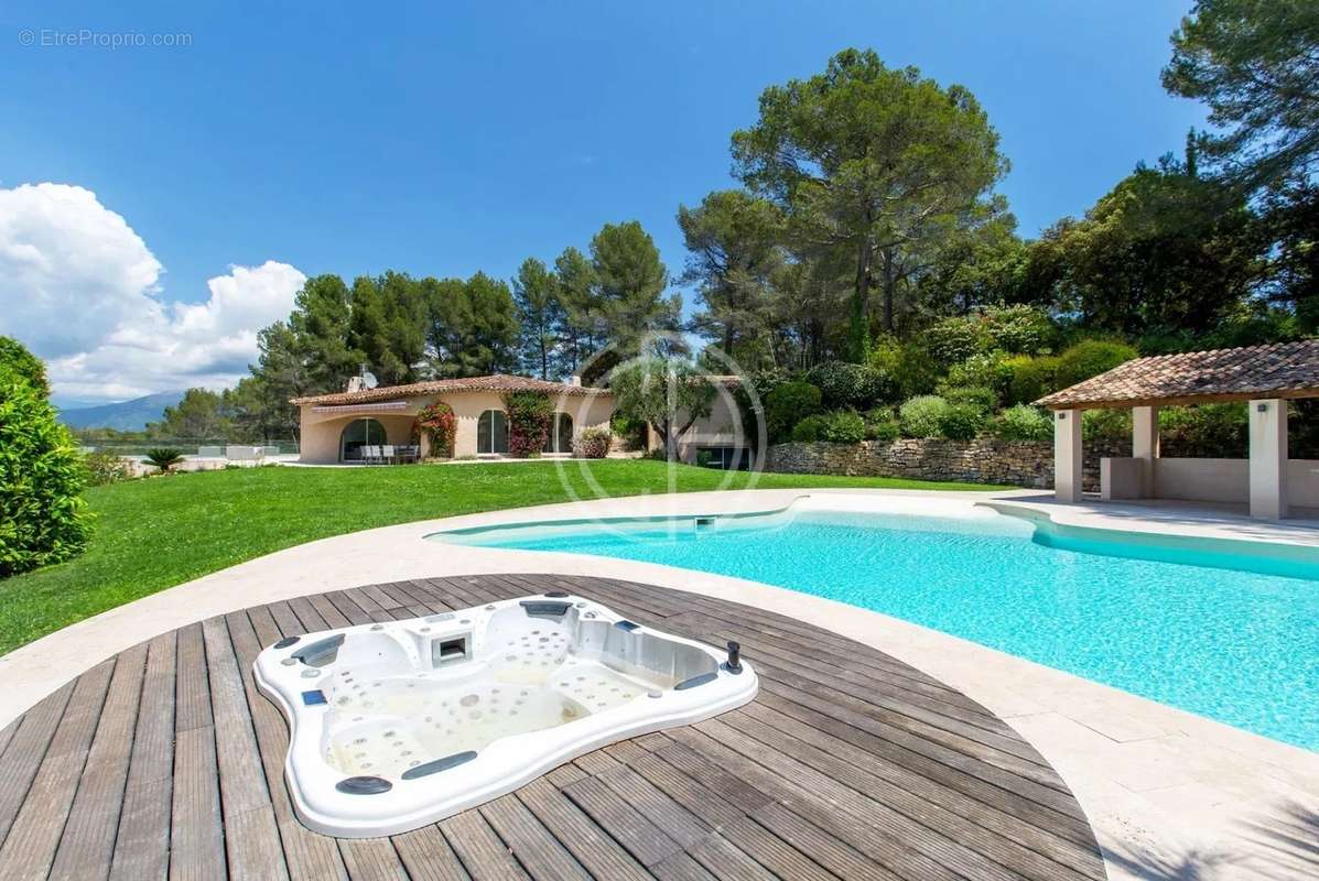 Maison à MOUGINS