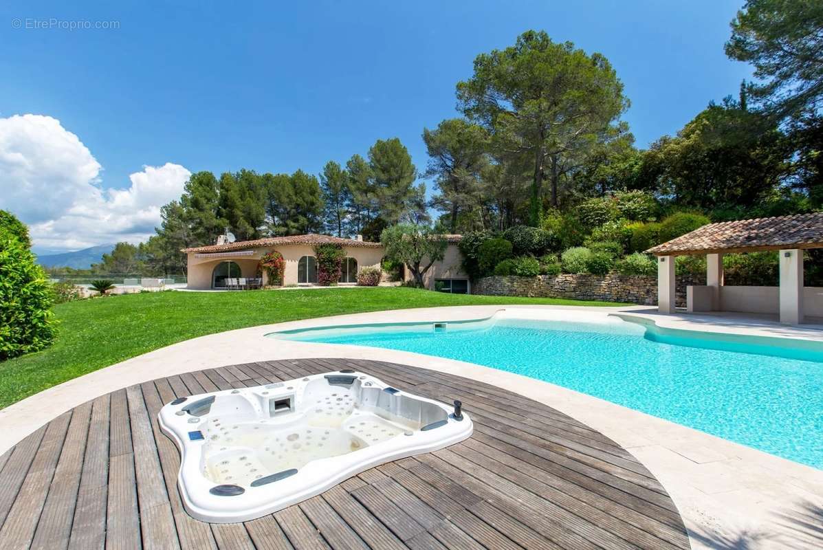 Maison à MOUGINS