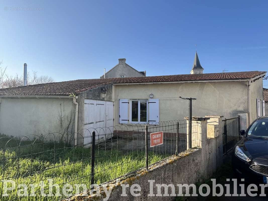 Maison à LA FERRIERE-EN-PARTHENAY