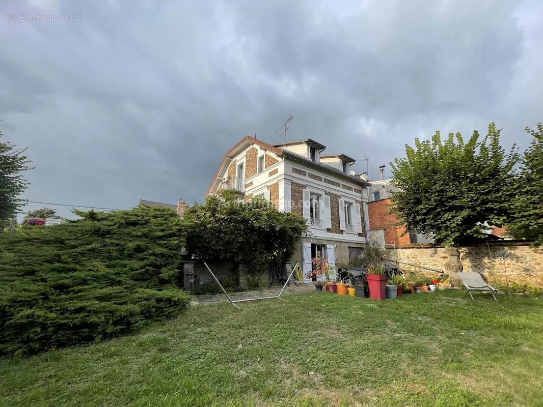 Maison à SOISY-SUR-SEINE