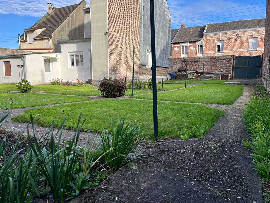 Maison à SAINT-QUENTIN