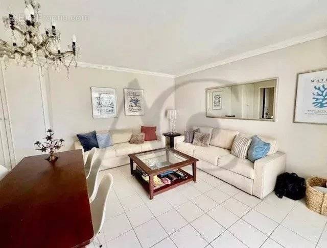 Appartement à VILLENEUVE-LOUBET