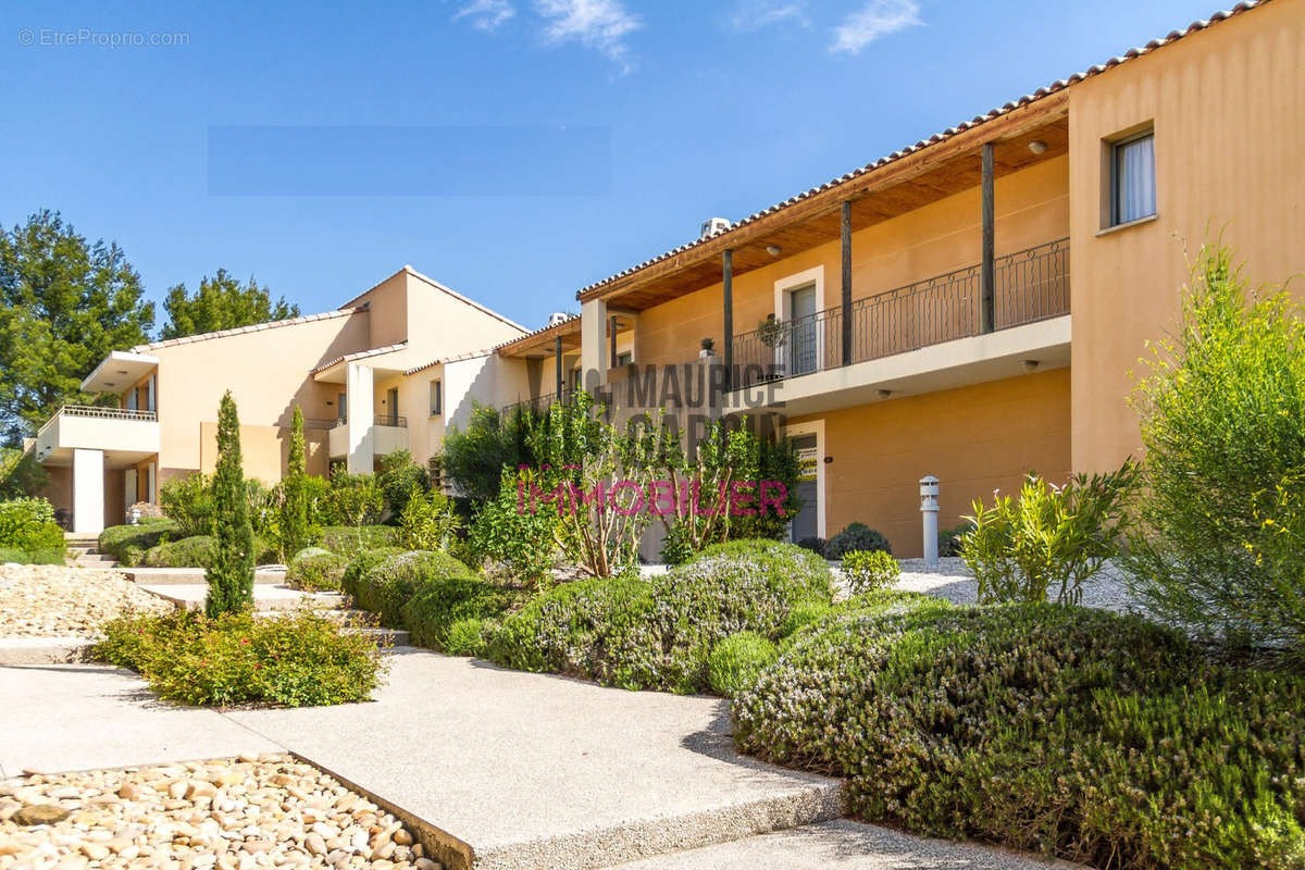 Appartement à SAUMANE-DE-VAUCLUSE