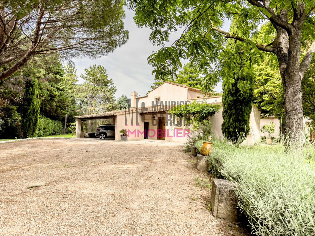 Maison à L&#039;ISLE-SUR-LA-SORGUE