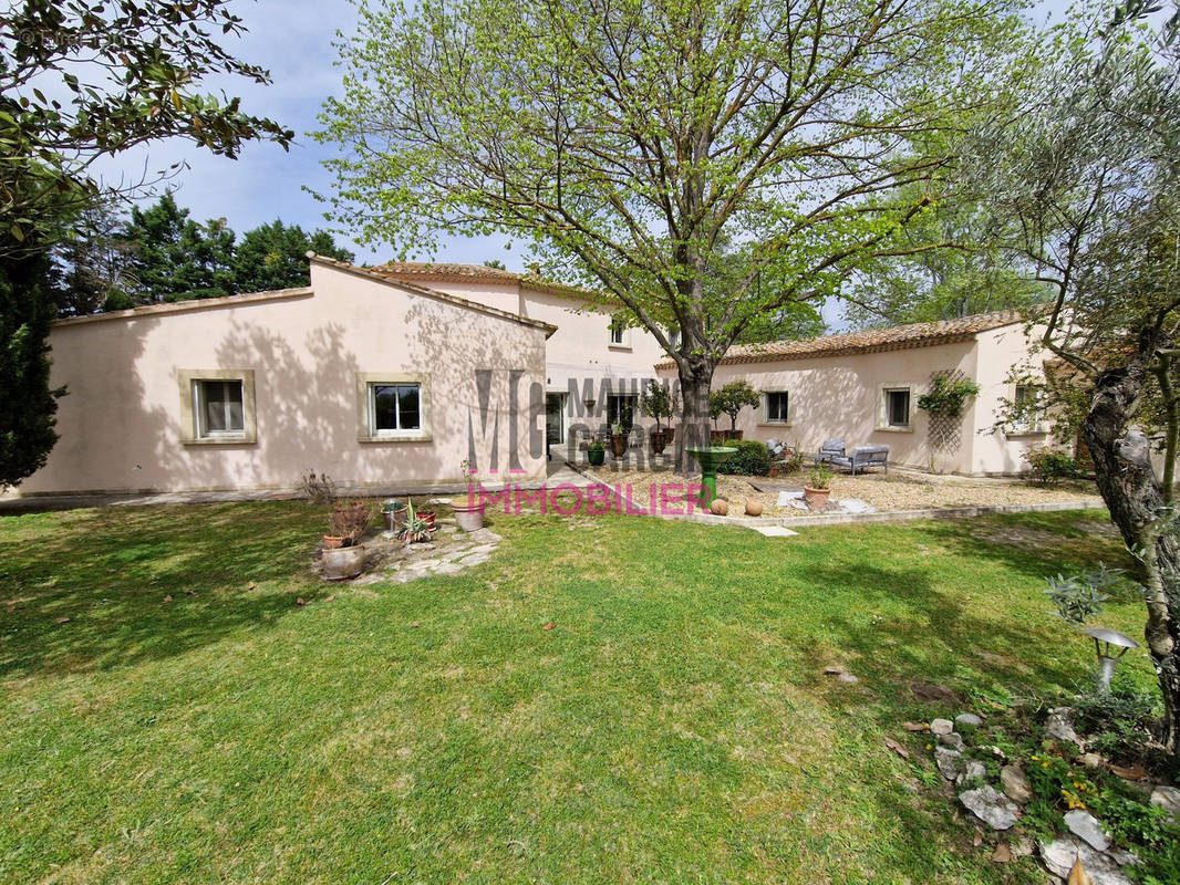 Maison à L&#039;ISLE-SUR-LA-SORGUE