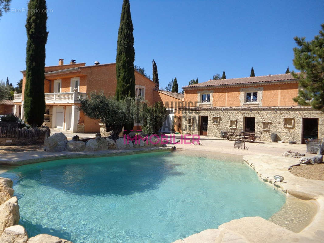 Maison à L&#039;ISLE-SUR-LA-SORGUE