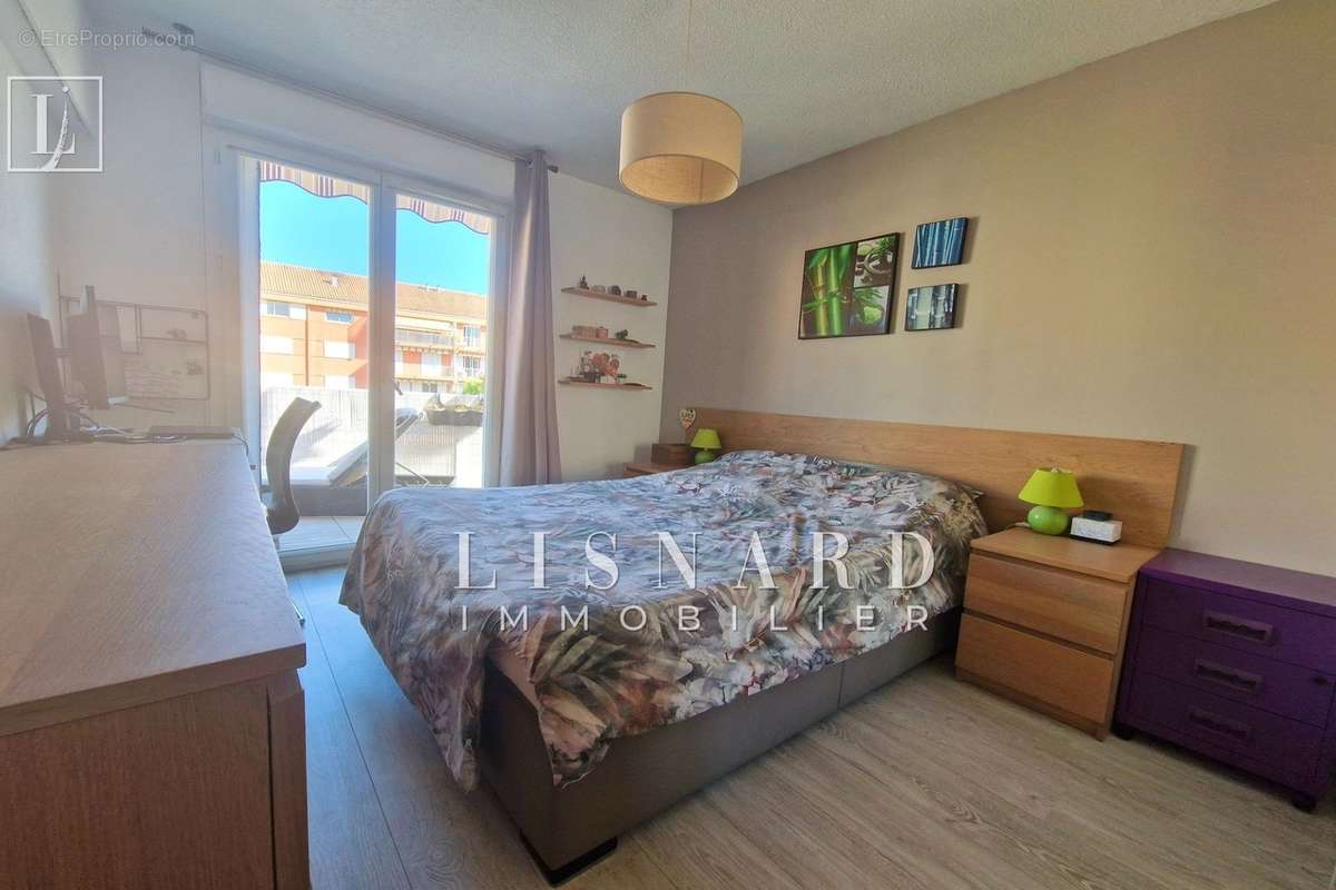 Appartement à VALLAURIS