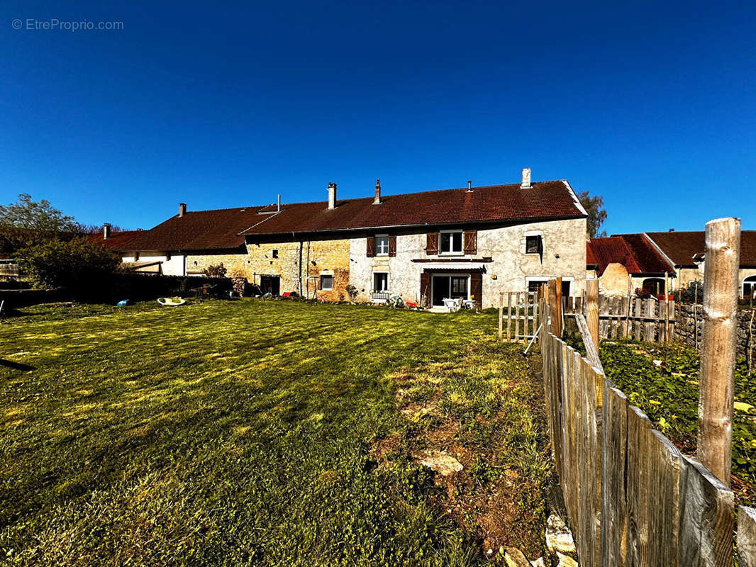 Maison à BRIOD