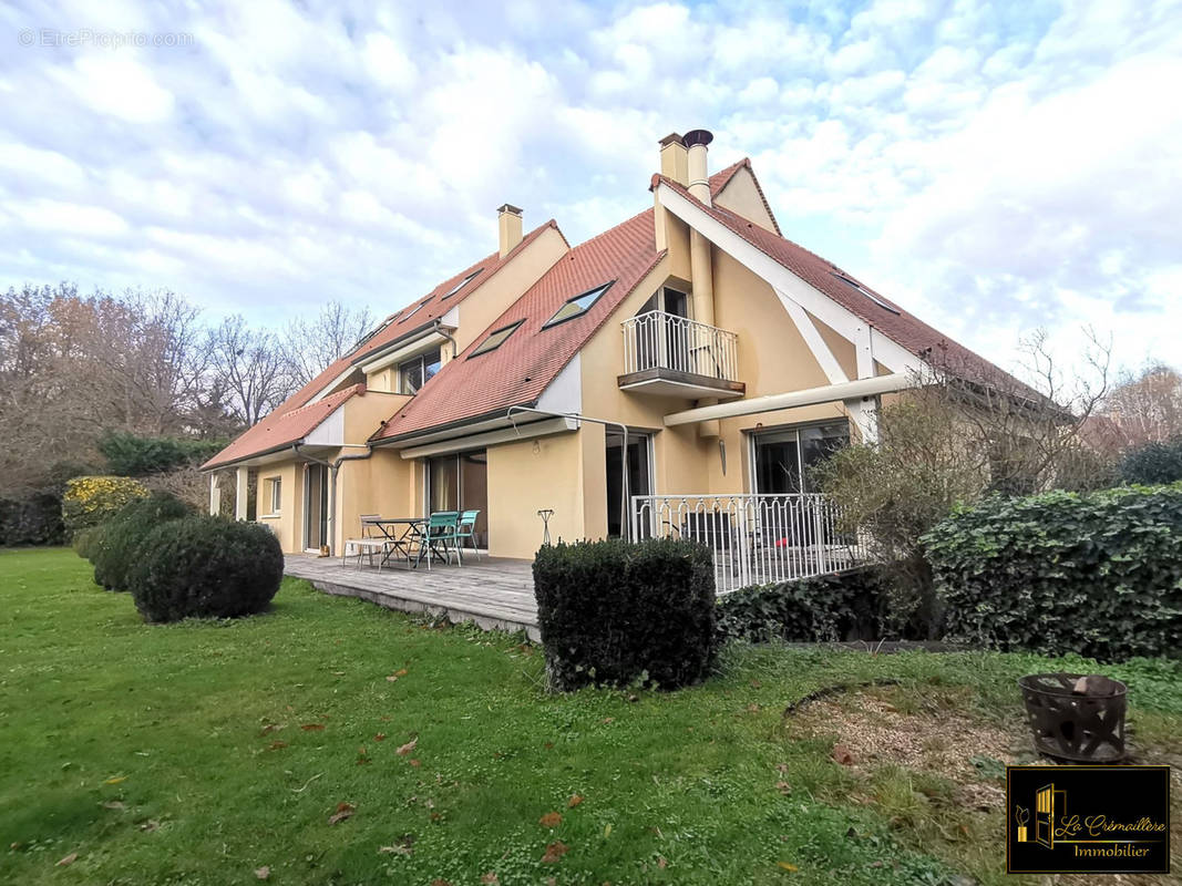 Maison à SAINT-CYR-SOUS-DOURDAN