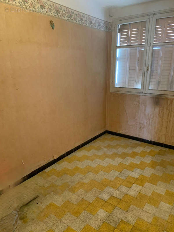 Appartement à MARSEILLE-3E