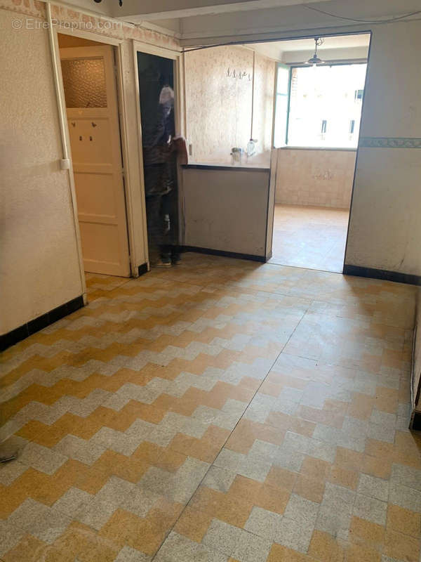 Appartement à MARSEILLE-3E