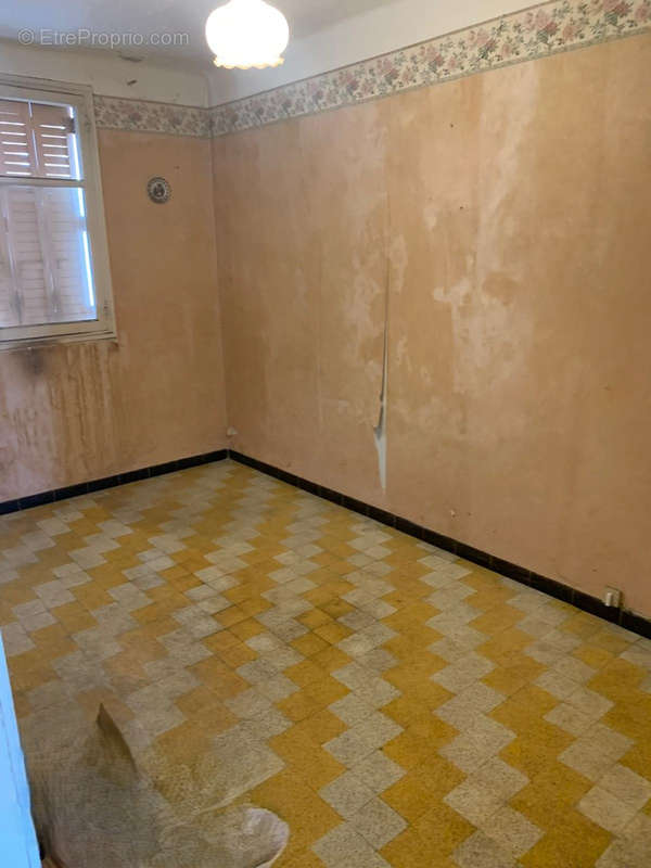 Appartement à MARSEILLE-3E