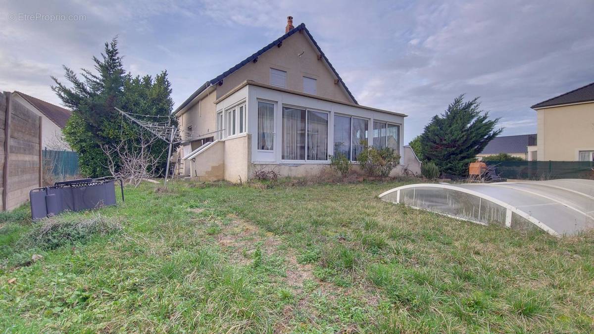 Maison à CHEVIGNY-SAINT-SAUVEUR